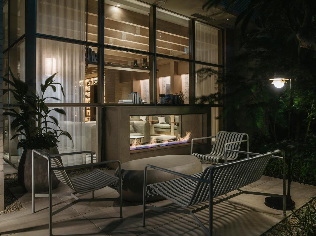 Zentis Osaka Hotel Exterior photo The interior of the house at night